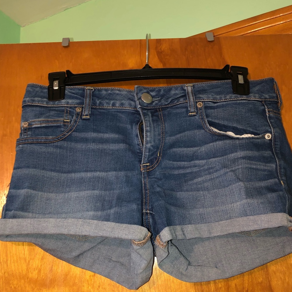 American eagle low rise Jean shorts